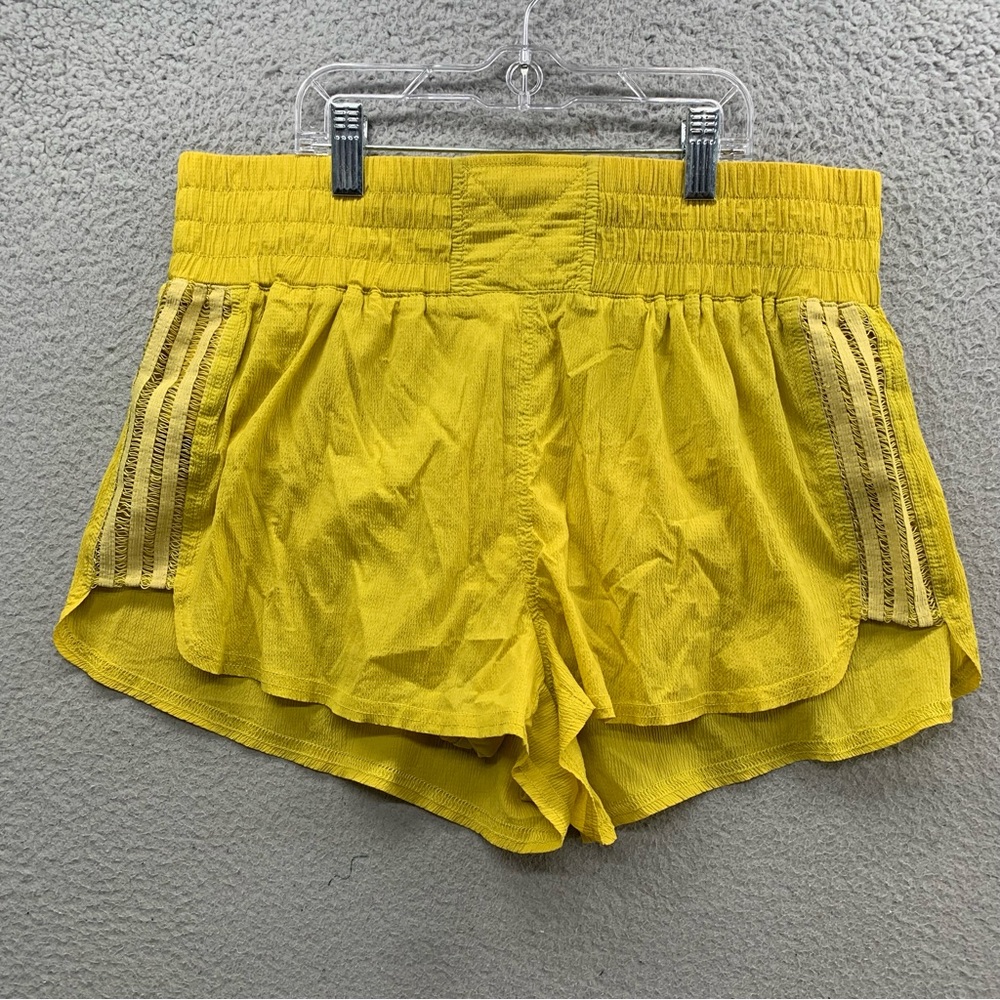 Free People Movement Women’s M Pull On Shorts Yellow Side Lace Back Zip Logo